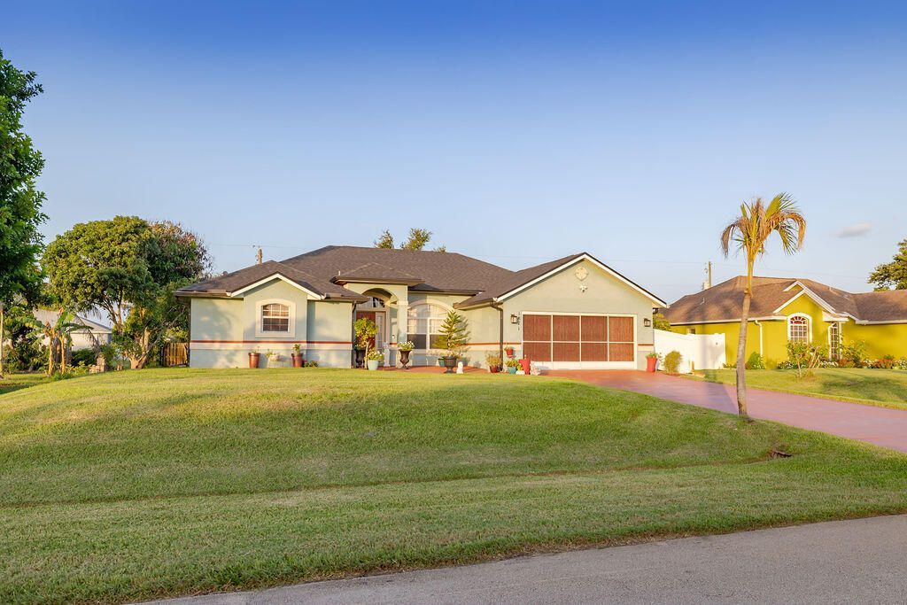 1871 SW Monterrey Lane, Port Saint Lucie, FL 34953 Photo