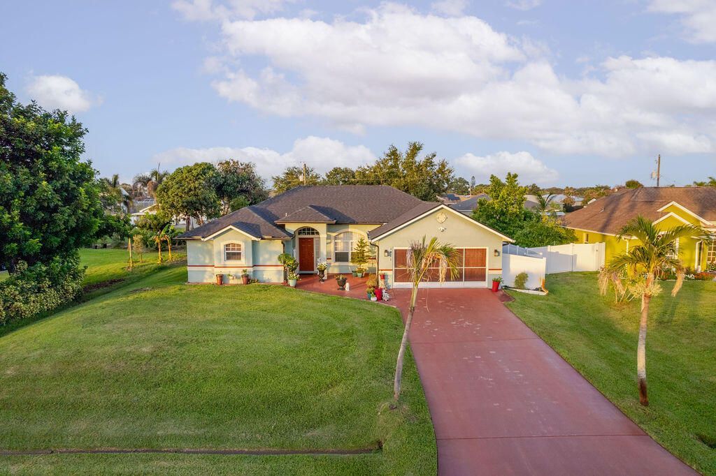 1871 SW Monterrey Lane, Port Saint Lucie, FL 34953 Photo