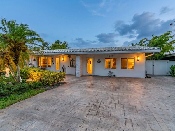 4221 NE 16th Avenue, Oakland Park, FL 33334