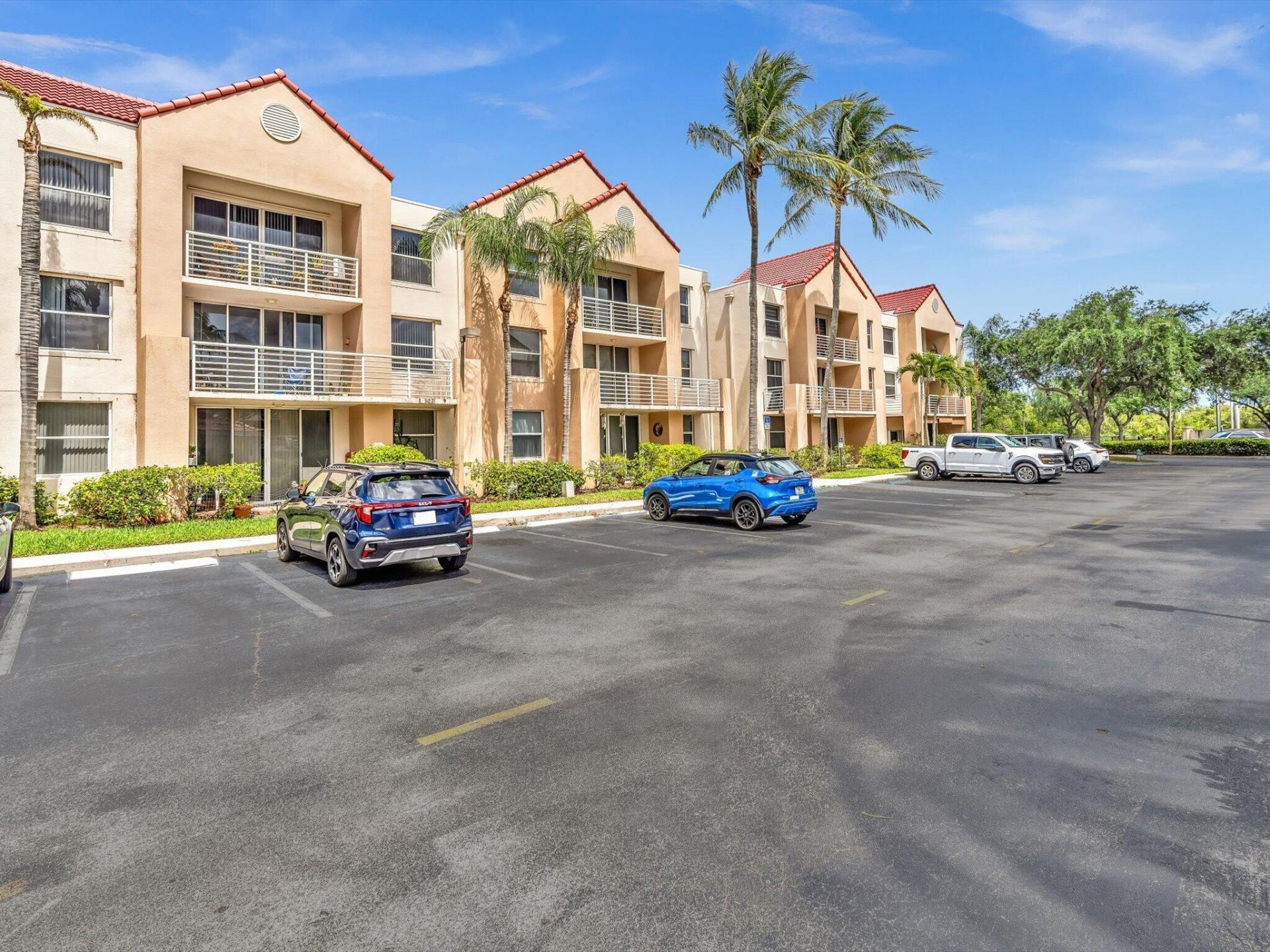 2721 Ocean Club Boulevard, Unit 104, Hollywood, FL 33019 Photo