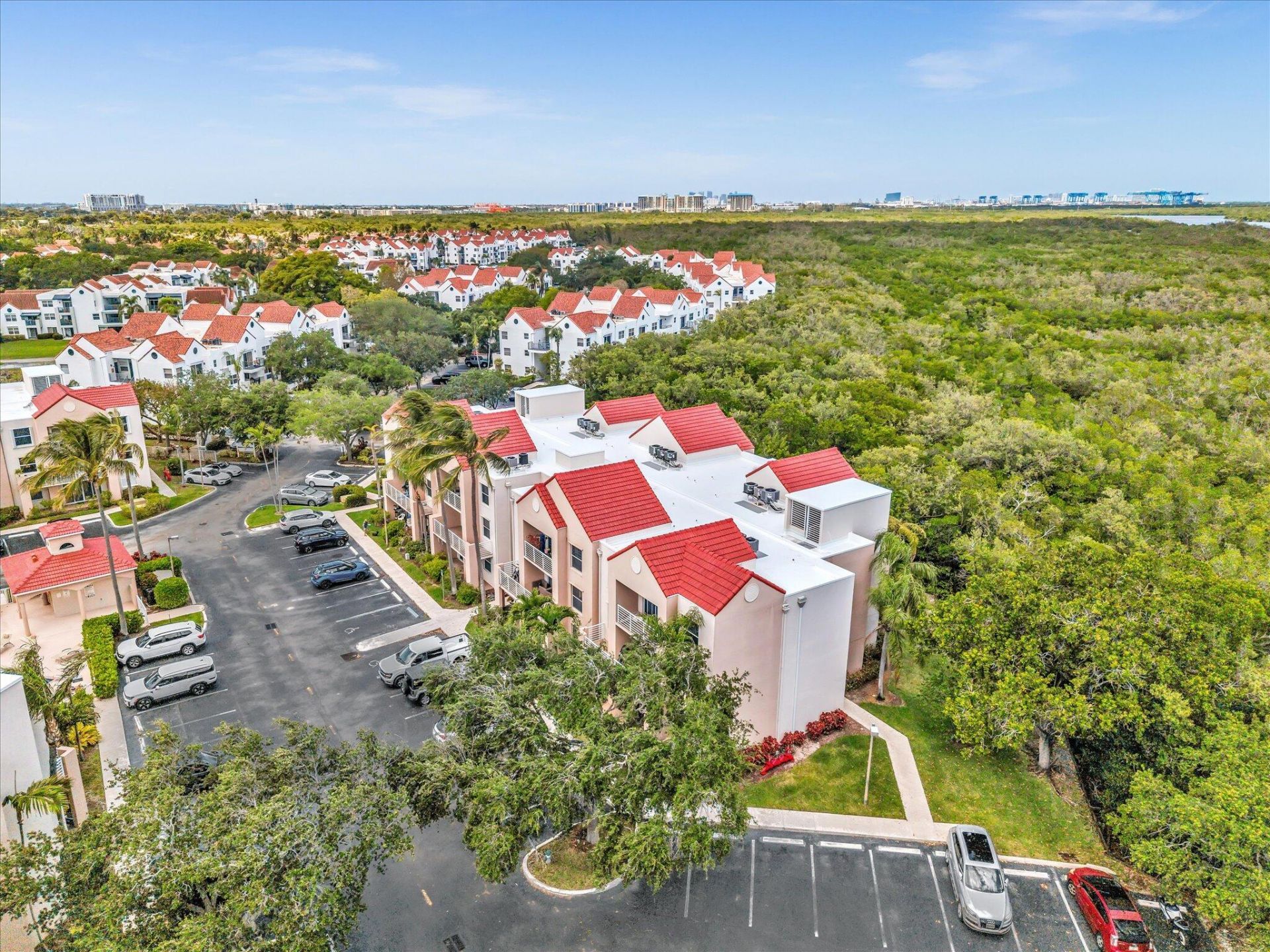 2721 Ocean Club Boulevard, Unit 104, Hollywood, FL 33019 Photo