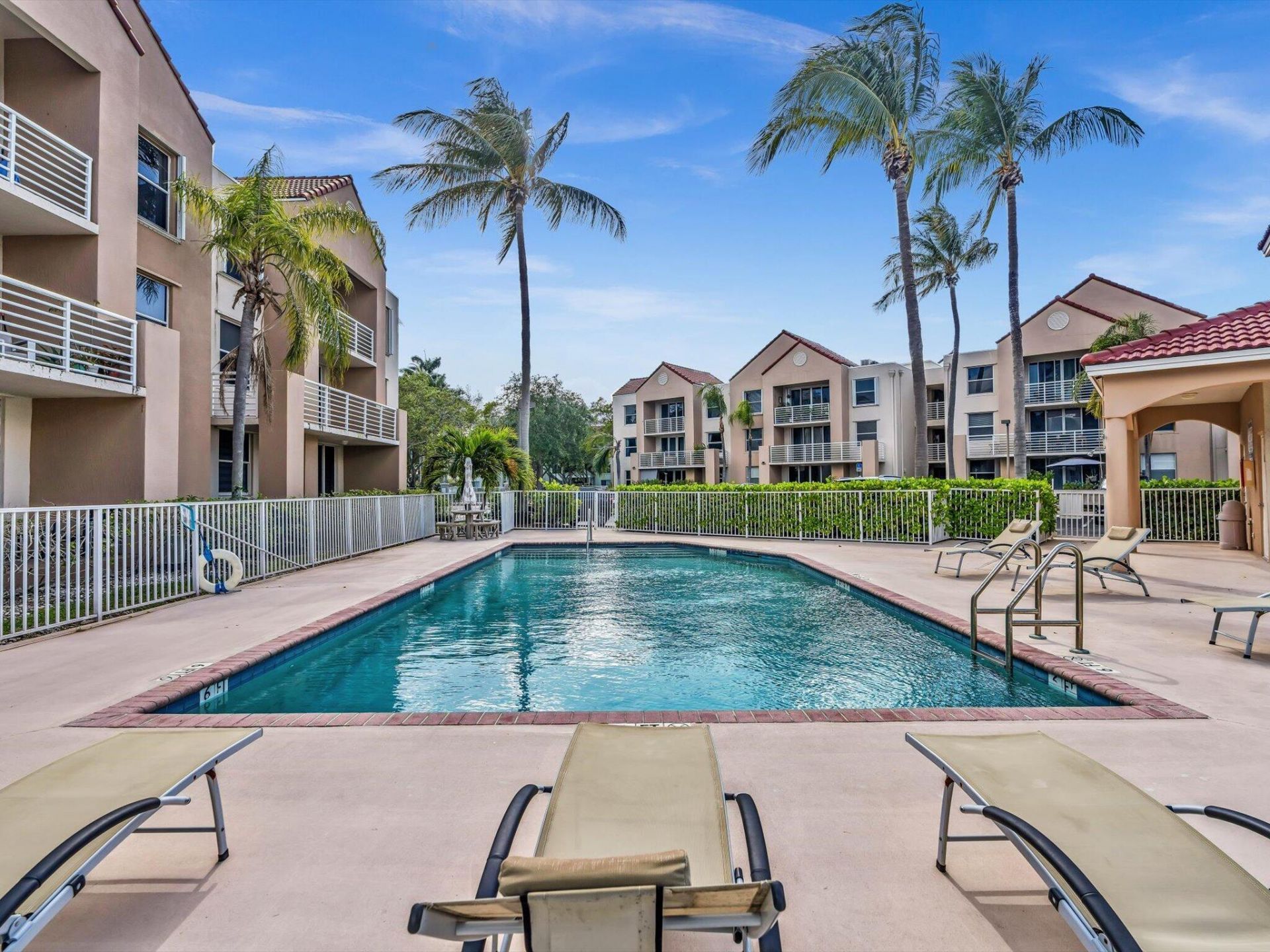 2721 Ocean Club Boulevard, Unit 104, Hollywood, FL 33019 Photo