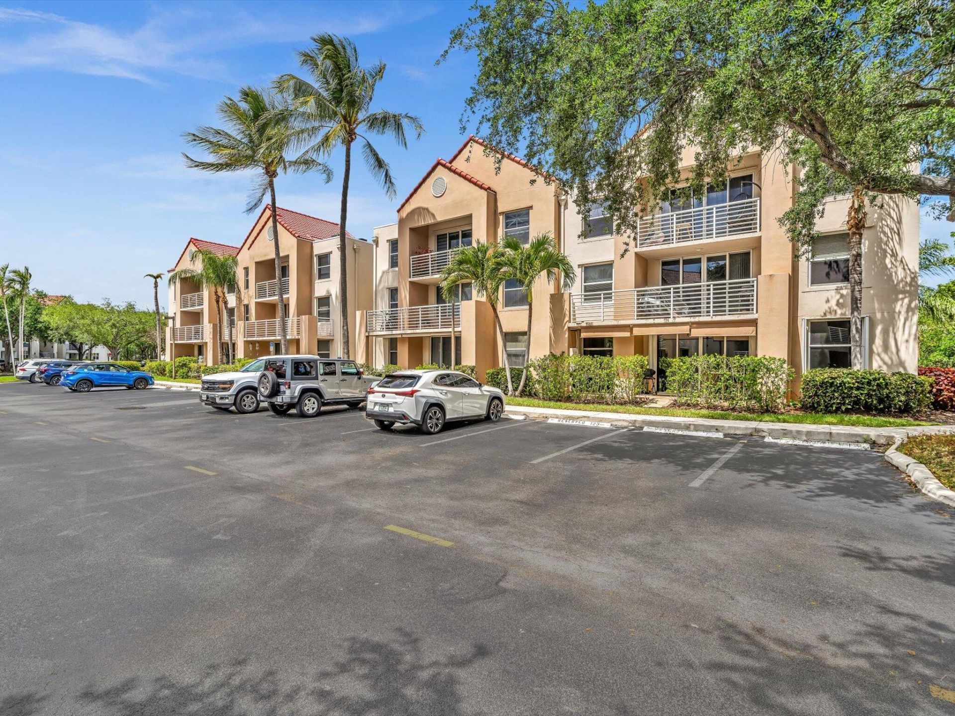 2721 Ocean Club Boulevard, Unit 104, Hollywood, FL 33019 Photo