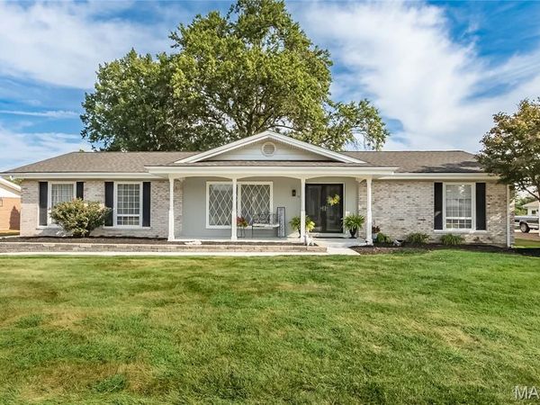10 Club Grounds South Drive, Florissant, MO 63033