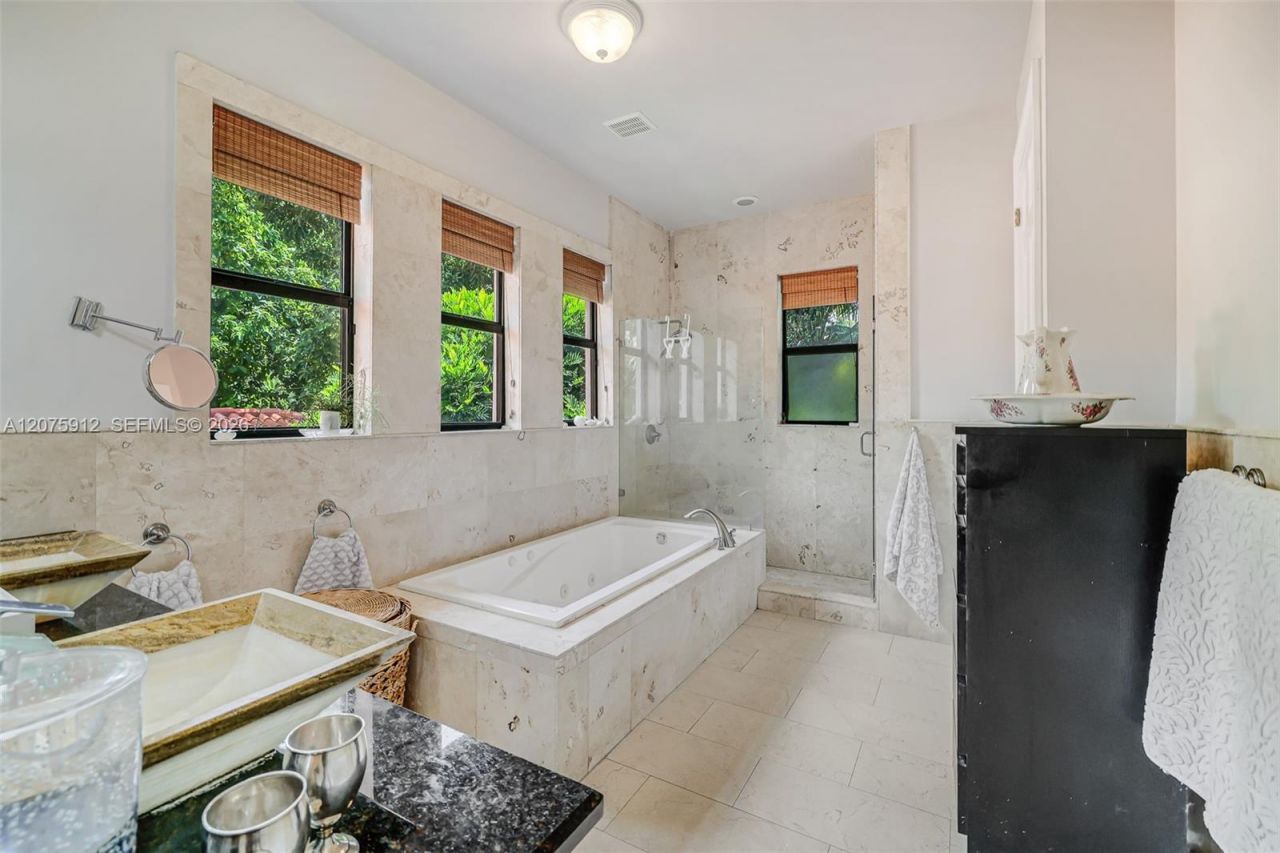 6550 SW 75th Ter , South Miami, FL 33143 Photo