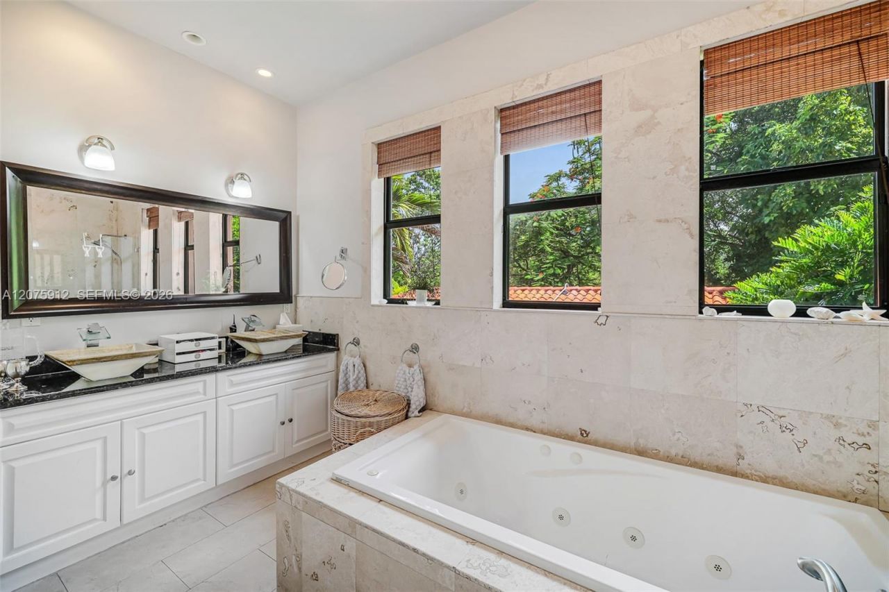 6550 SW 75th Ter , South Miami, FL 33143 Photo