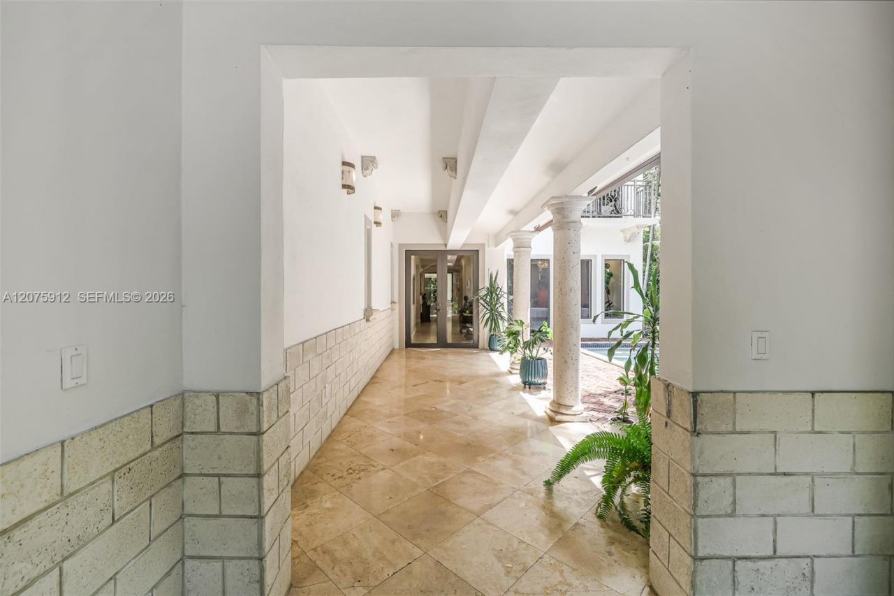 6550 SW 75th Ter , South Miami, FL 33143 Photo
