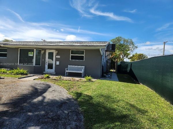 3345 Hayes St , Hollywood, FL 33021