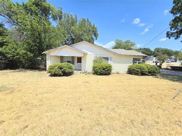 309 Decatur Street, Bowie, TX 76230