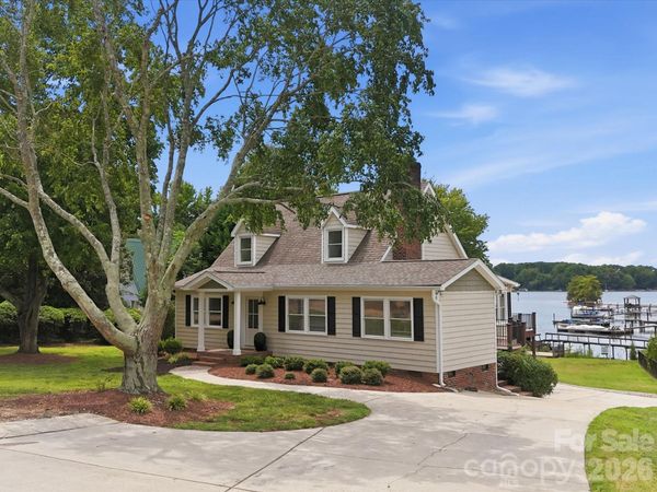 20845 Lagoona Drive, Cornelius, NC 28031