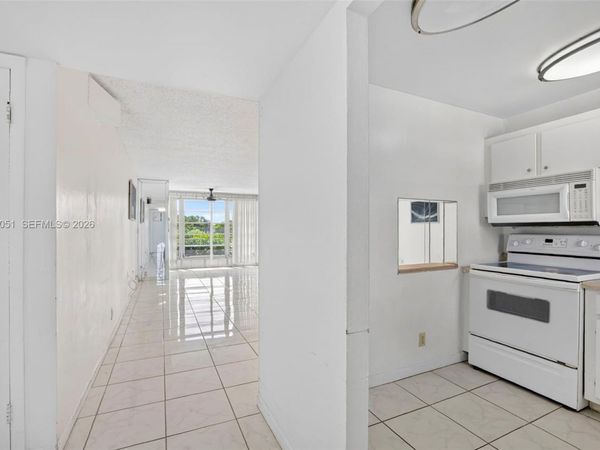 2731 N Pine Island Rd, Unit 205, Sunrise, FL 33322