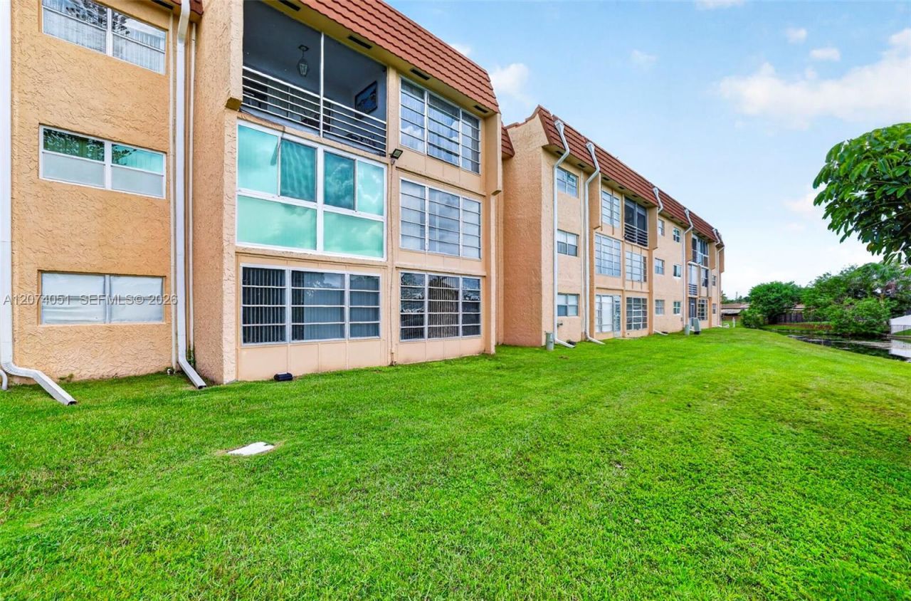 2731 N Pine Island Rd , Unit 205, Sunrise, FL 33322 Photo