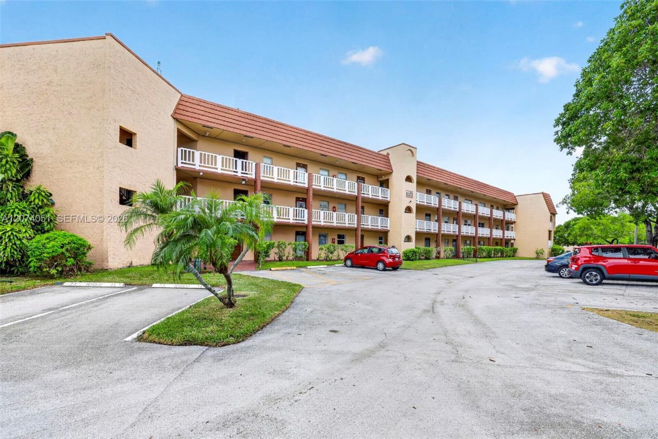 2731 N Pine Island Rd , Unit 205, Sunrise, FL 33322 Photo