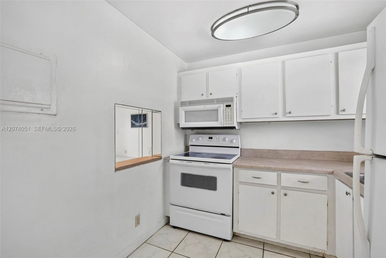 2731 N Pine Island Rd , Unit 205, Sunrise, FL 33322 Photo