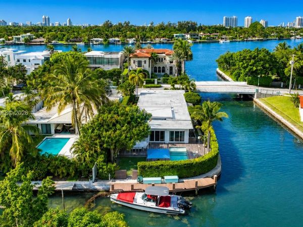 1885 Daytonia Rd , Miami Beach, FL 33141