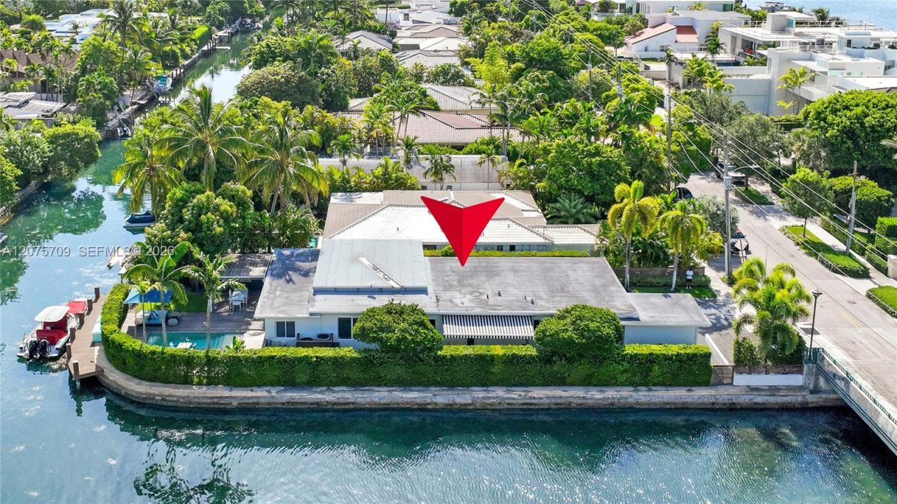 1885 Daytonia Rd, Miami Beach, FL 33141 Photo