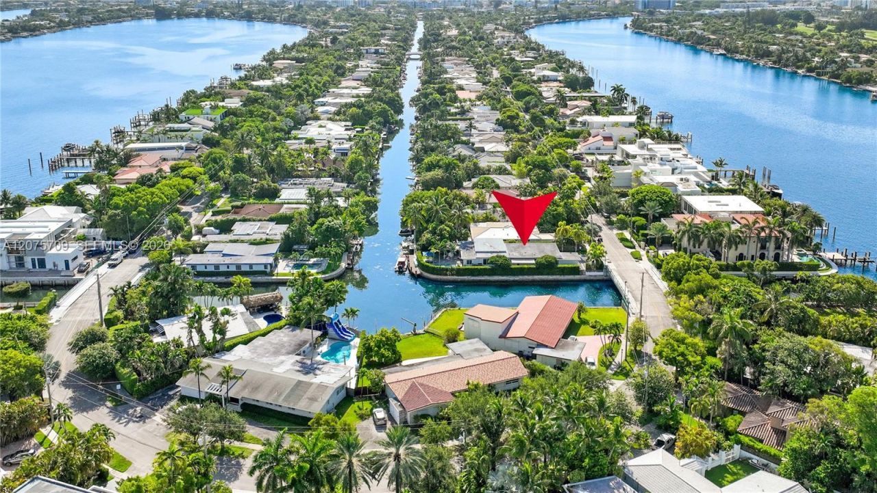 1885 Daytonia Rd, Miami Beach, FL 33141 Photo
