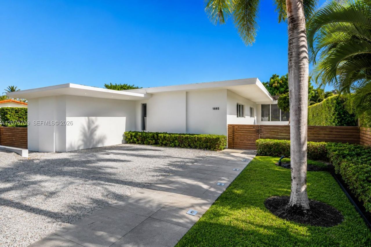 1885 Daytonia Rd, Miami Beach, FL 33141 Photo