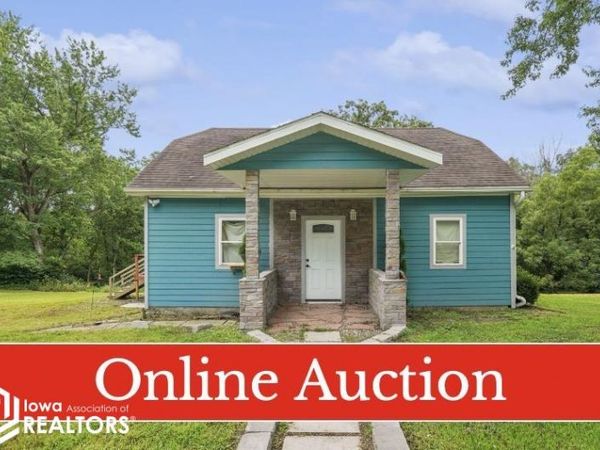 2200 Dehn Street, Burlington, IA 52601