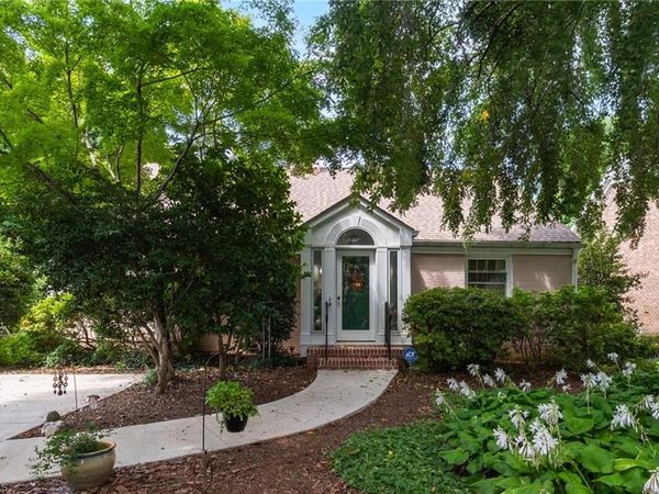 211 E Avondale Drive , Greensboro, NC 27403