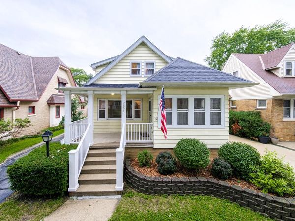 2555 N 72nd STREET, Wauwatosa, WI 53213