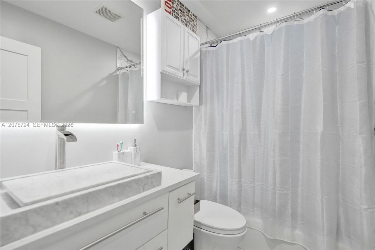 2001 Barcelona Ter , Margate, FL 33063 Photo