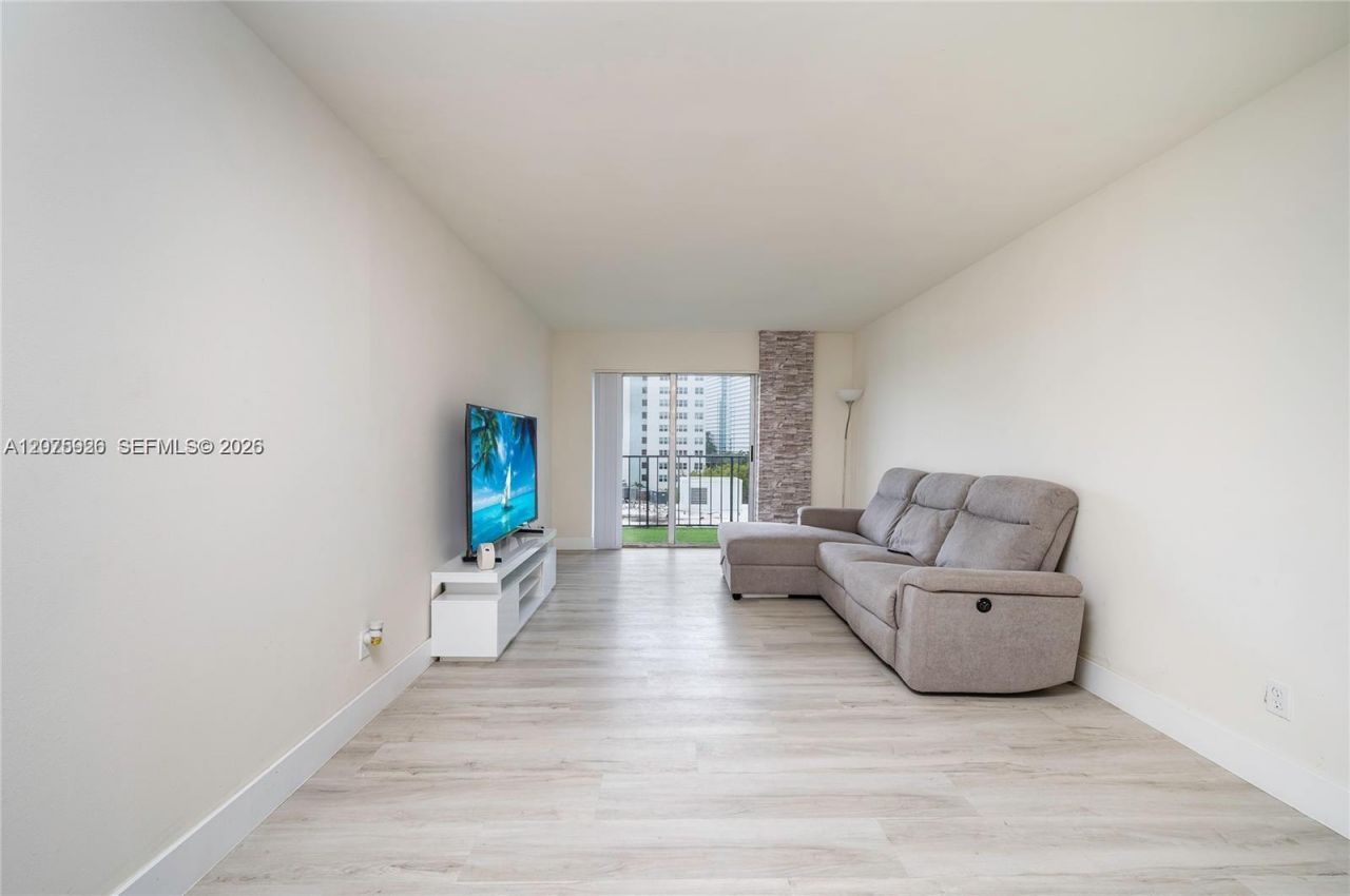 899 West Ave , Unit 7E, Miami Beach, FL 33139 Photo