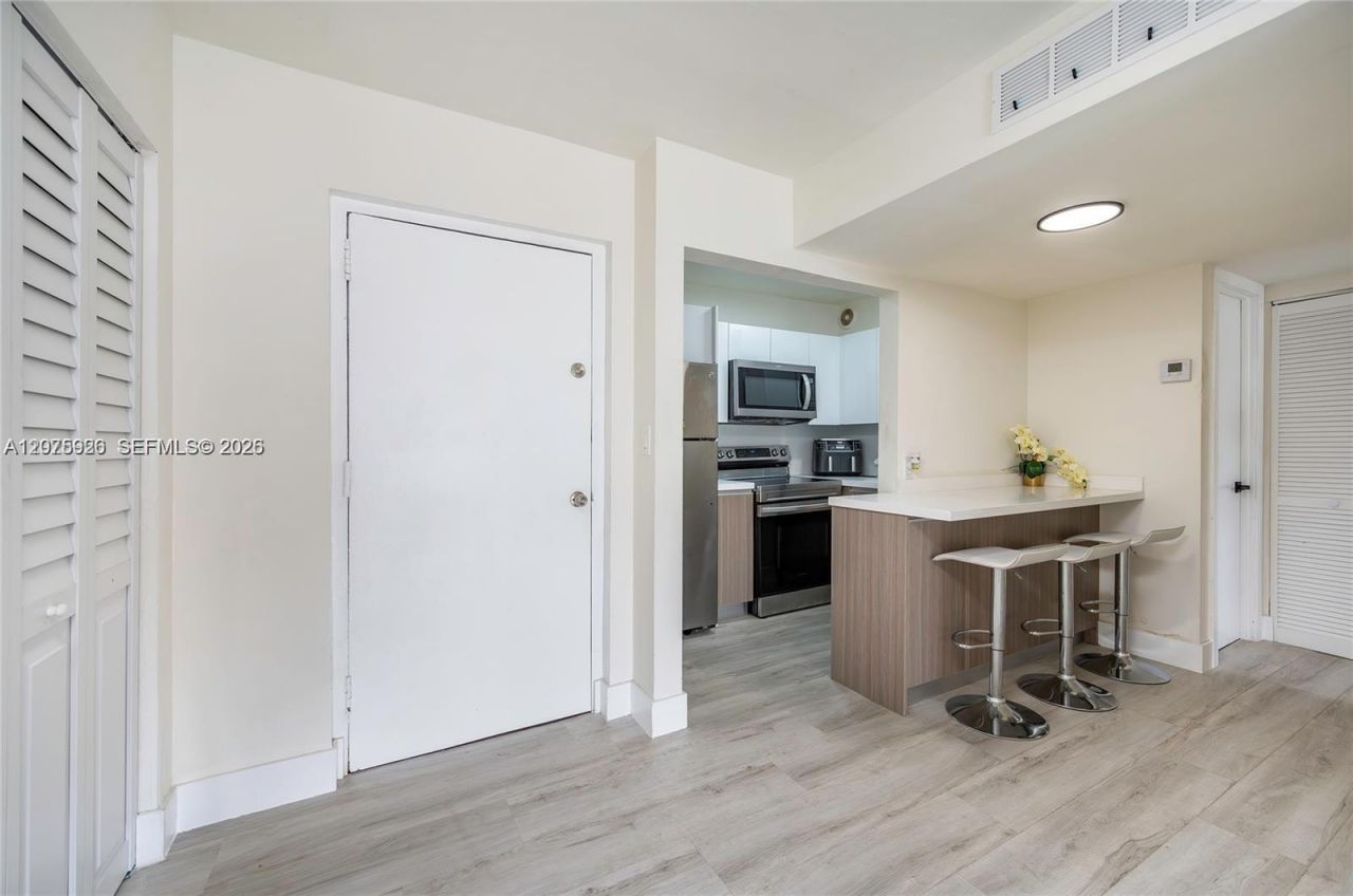 899 West Ave , Unit 7E, Miami Beach, FL 33139 Photo