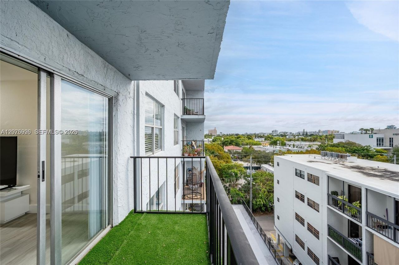 899 West Ave , Unit 7E, Miami Beach, FL 33139 Photo