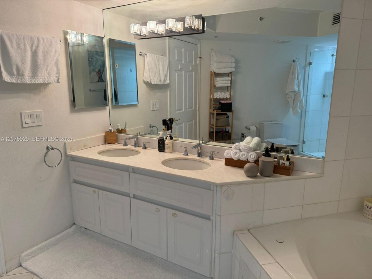6301 Collins Ave, Unit 1606, Miami Beach, FL 33141 Photo