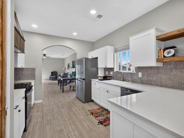 1118 Desert Sunflower Drive NE, Rio Rancho, NM 87144