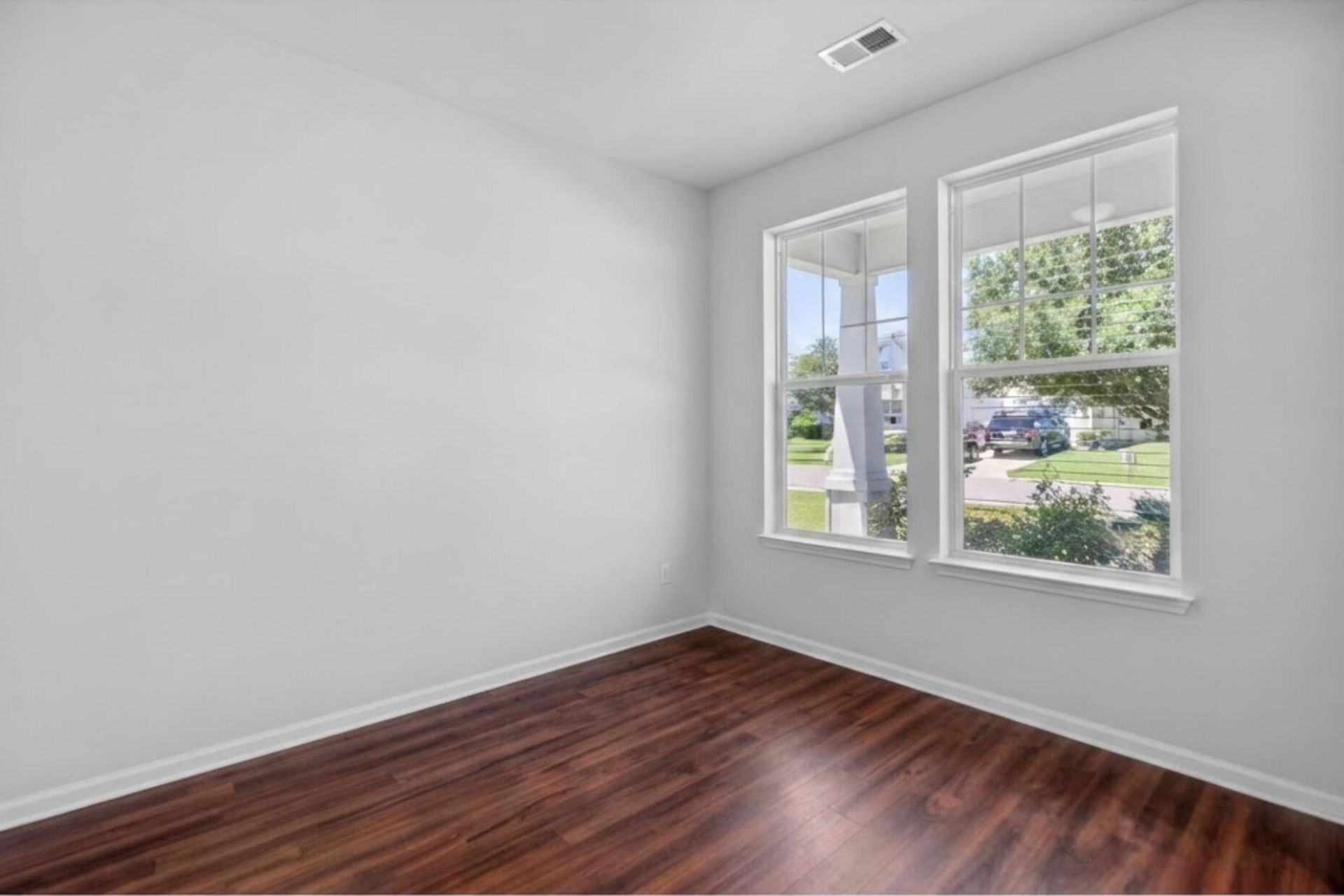 533 Pleasant Side Drive Photo 5