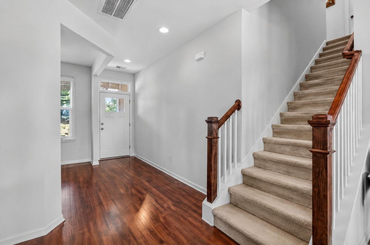 533 Pleasant Side Drive Photo 7