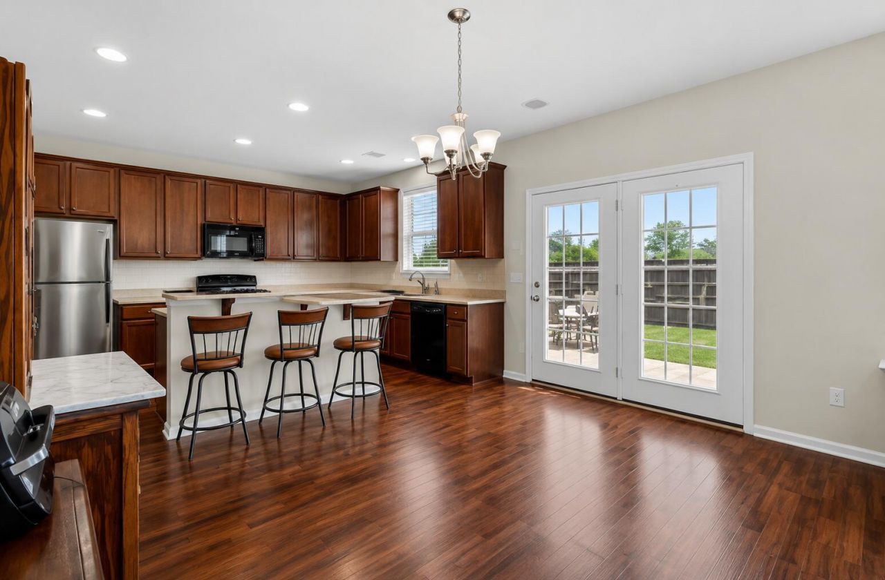 533 Pleasant Side Drive Photo 9