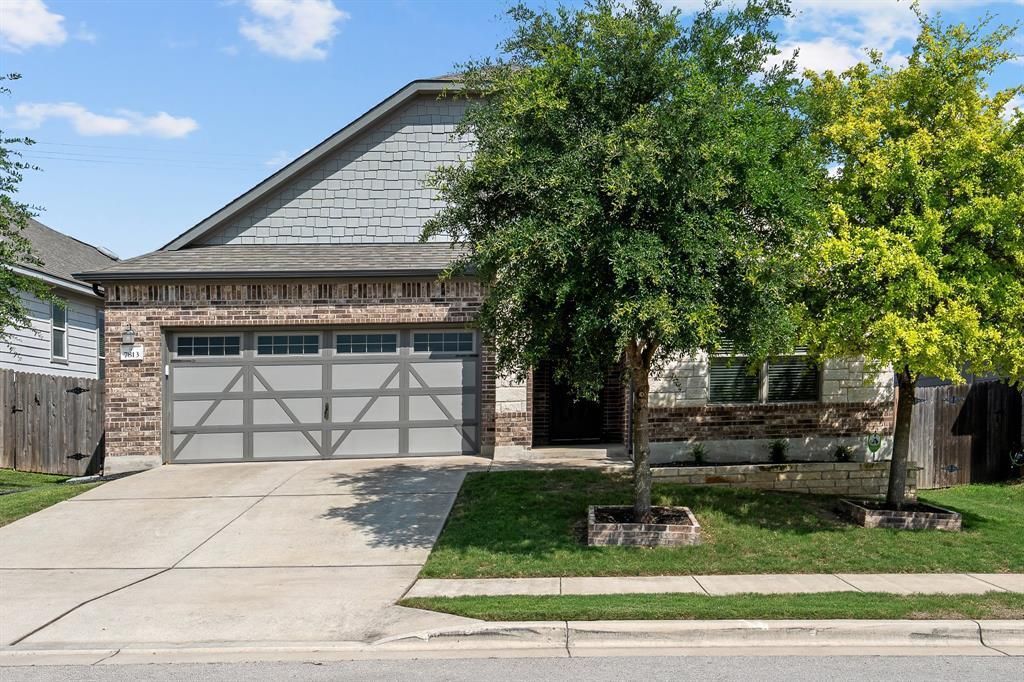 7813 Peccary Dr, Austin, TX 78744 Main Photo