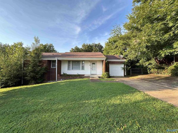 2220 Sullivan Road NW, Huntsville, AL 35810