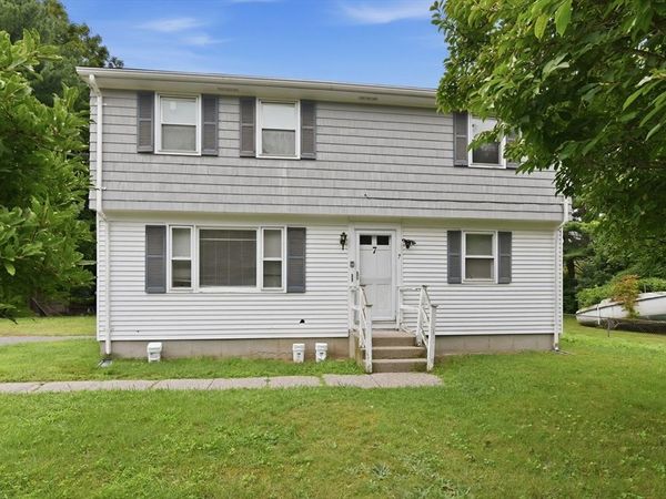 7 Boardman Ln, Unit 1, Attleboro, MA 02703