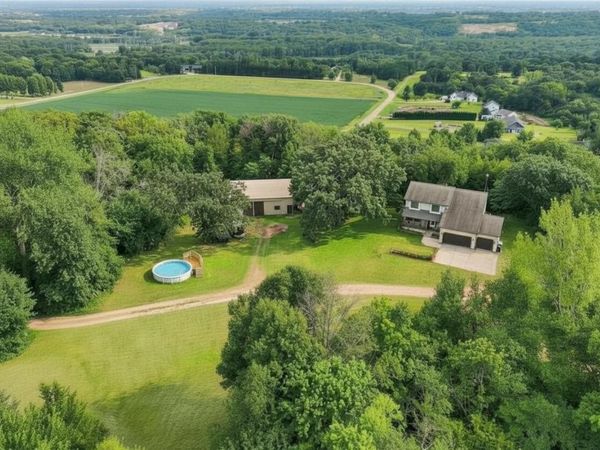 27542 Scenic Byway Road , Belle Plaine, MN 56011