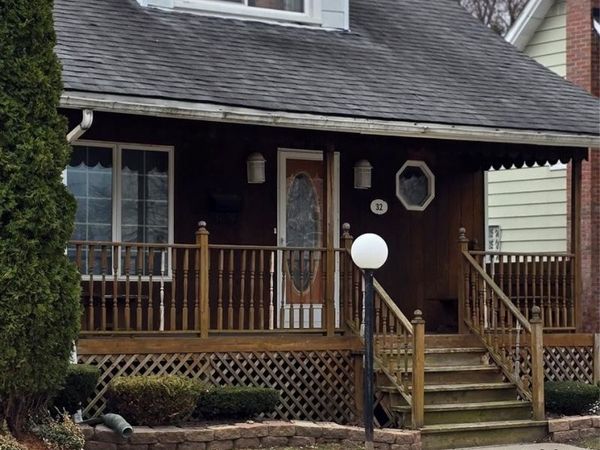 32 Gibb , Mt Clemens, Mi 48043