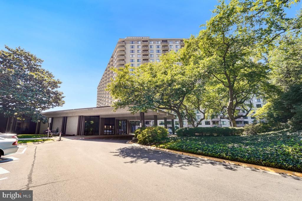 5225 POOKS HILL ROAD , BETHESDA, MD 20814