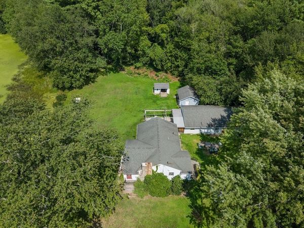 138 Sutton Ave., Oxford, MA 01540