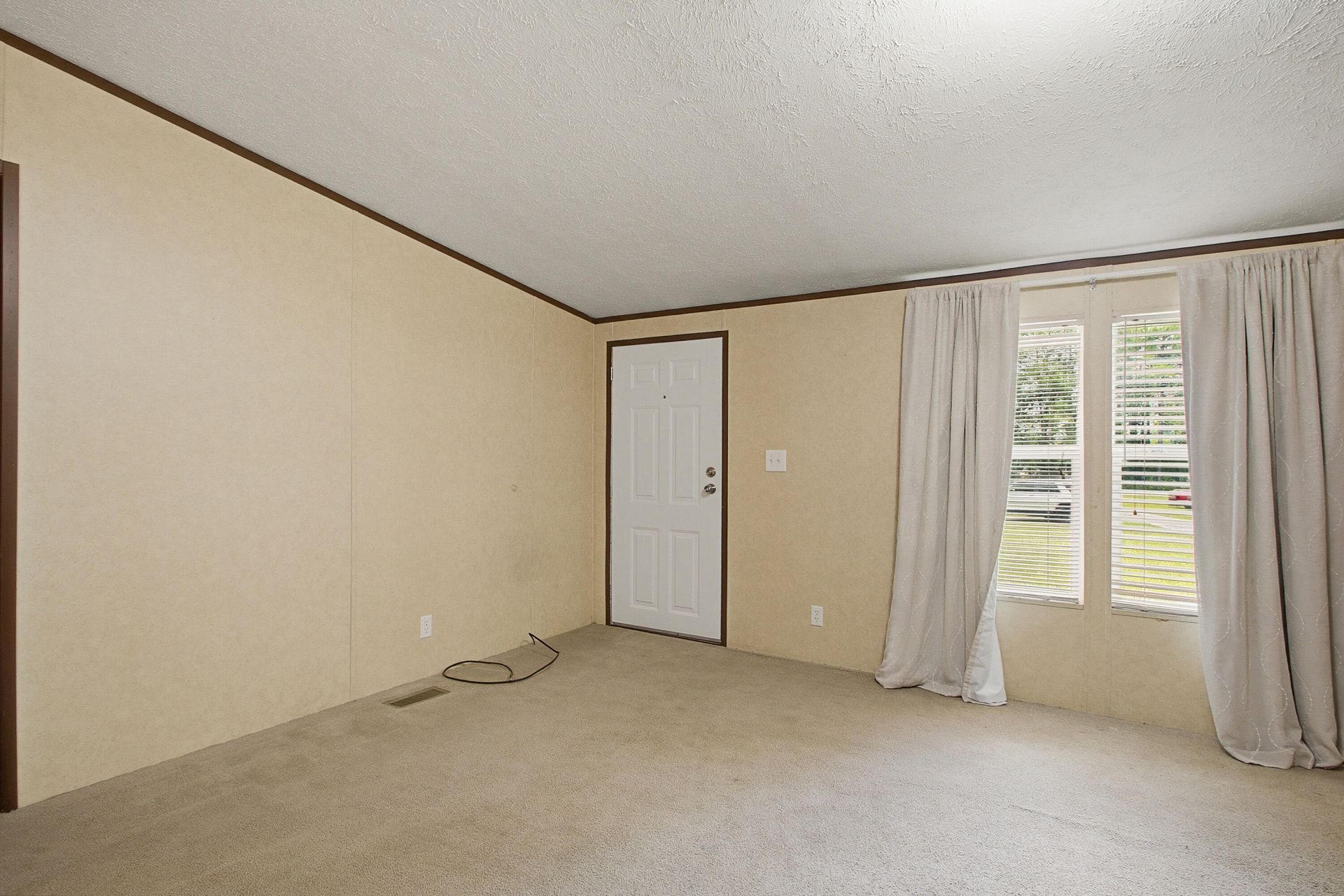 1308 Black Tom Road Photo 6