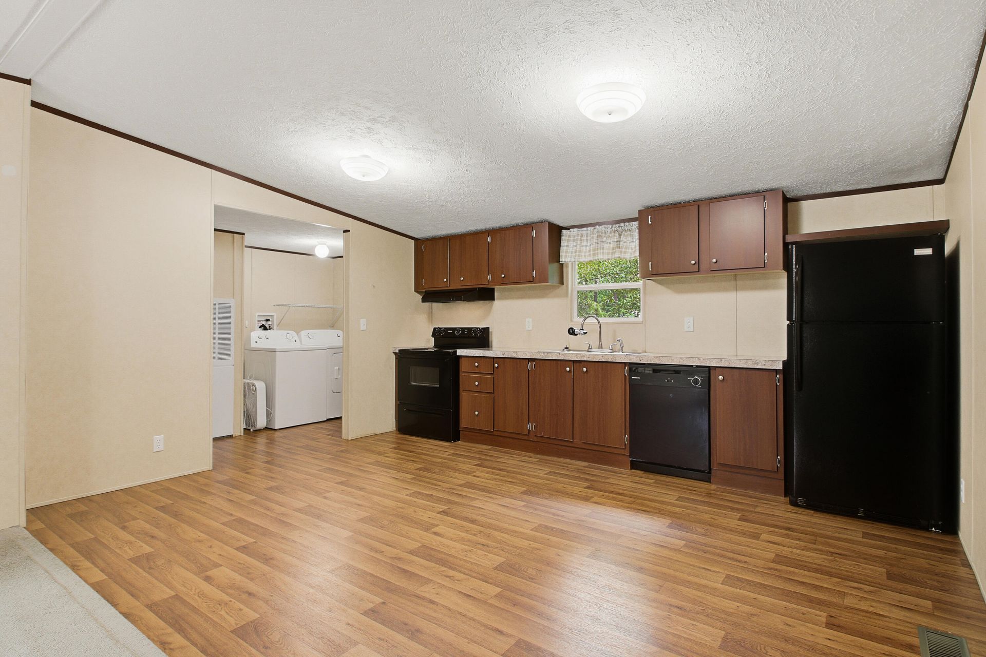 1308 Black Tom Road Photo 9