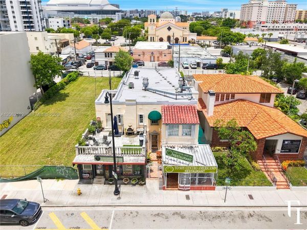 1353 SW 1st St , Miami, FL 33135