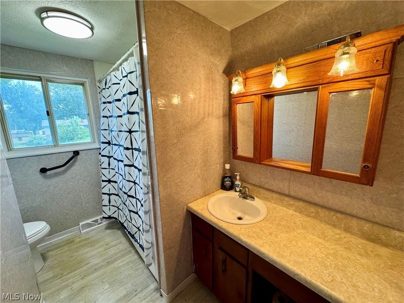 360 Trump Avenue NE, East Canton, OH 44730 Photo 13