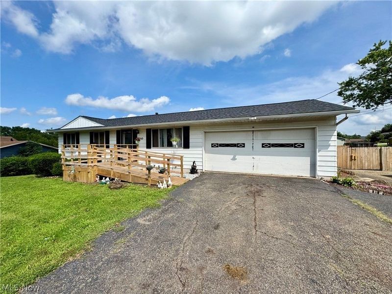 360 Trump Avenue NE, East Canton, OH 44730 Photo 2