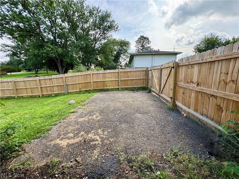 360 Trump Avenue NE, East Canton, OH 44730 Photo 27