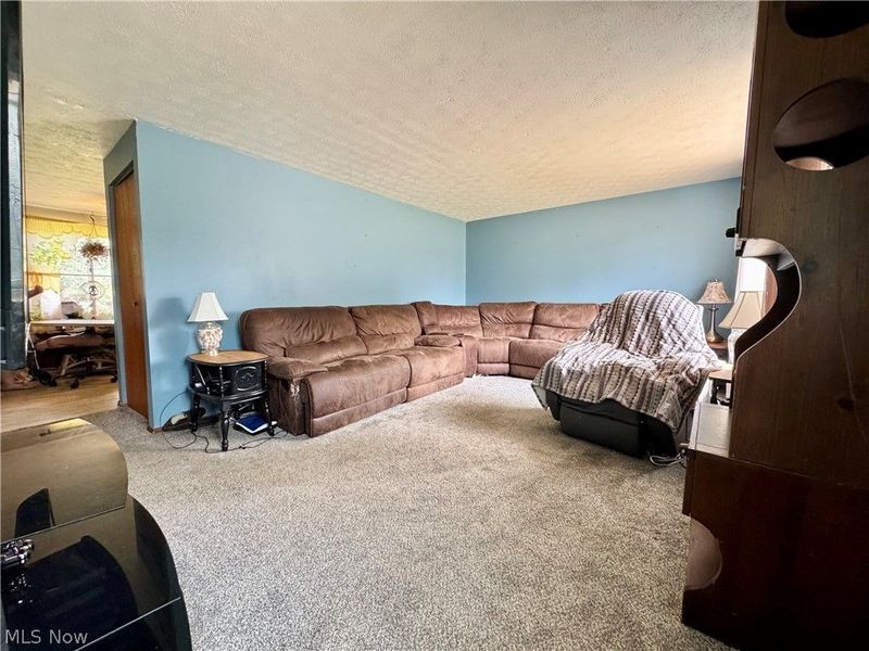 360 Trump Avenue NE, East Canton, OH 44730 Photo 3