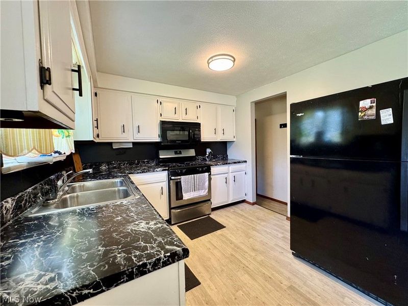 360 Trump Avenue NE, East Canton, OH 44730 Photo 8