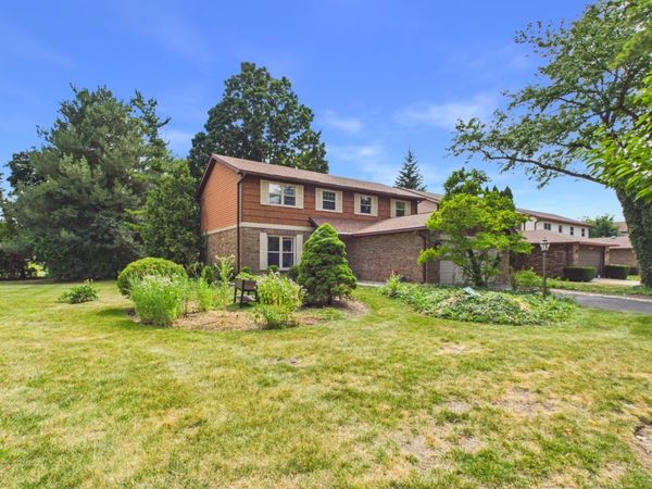 2541 Cobblewood Drive , Northbrook, IL 60062